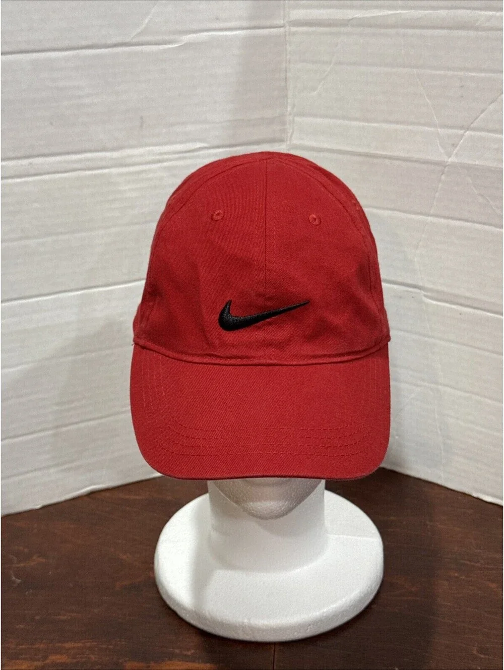 Nike Swoosh Size 4-7 Childs Red Baseball Cap Hat